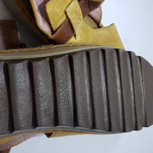 NWOT WOMENS NAOT SZ 42(9US) BUTTERY LEATHER SANDAL